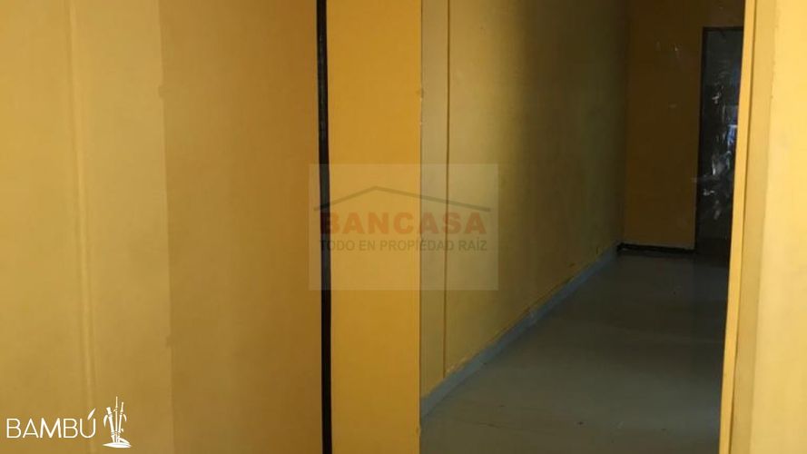 Local en venta en La Candelaria, Medellín, 25 m² · foto 2 de 16