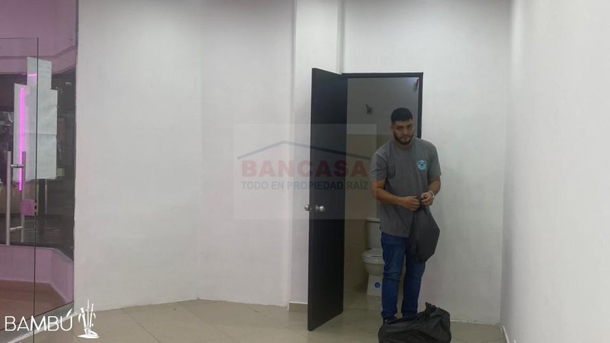 Local en venta en La Candelaria, Medellín, 25 m² · foto 8 de 16