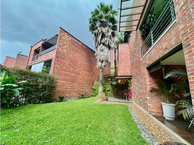 Casa de 3 alcobas en venta en Loma Benedictinos, Envigado, 455 m² · foto 5 de 24