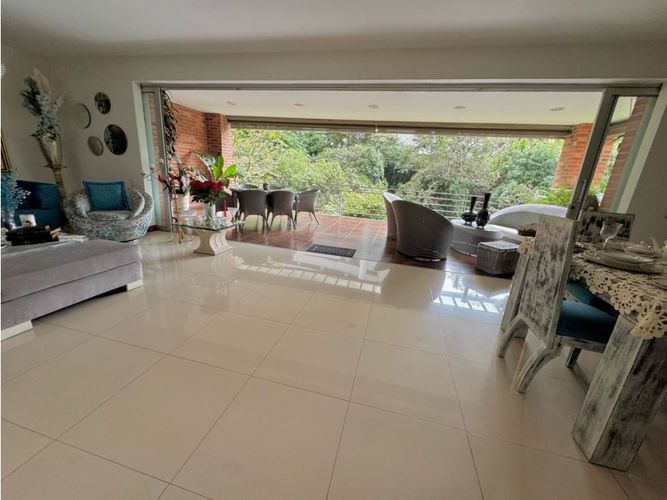 Casa de 3 alcobas en venta en Loma Benedictinos, Envigado, 455 m² · foto 11 de 24