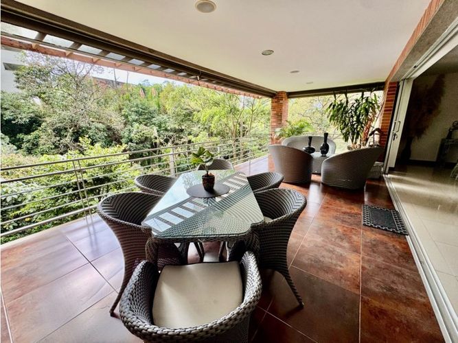 Casa de 3 alcobas en venta en Loma Benedictinos, Envigado, 455 m² · foto 13 de 24