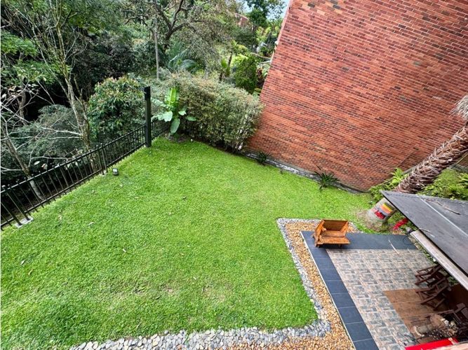 Casa de 3 alcobas en venta en Loma Benedictinos, Envigado, 455 m² · foto 16 de 24