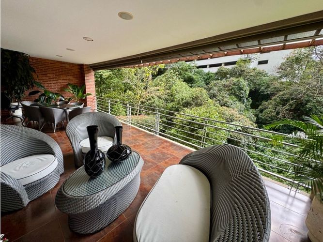 Casa de 3 alcobas en venta en Loma Benedictinos, Envigado, 455 m² · foto 17 de 24