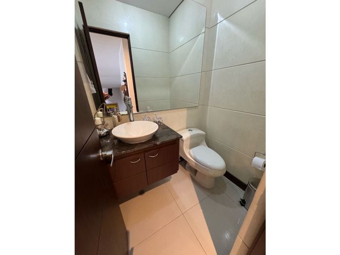 Casa de 3 alcobas en venta en Loma Benedictinos, Envigado, 455 m² · foto 18 de 24