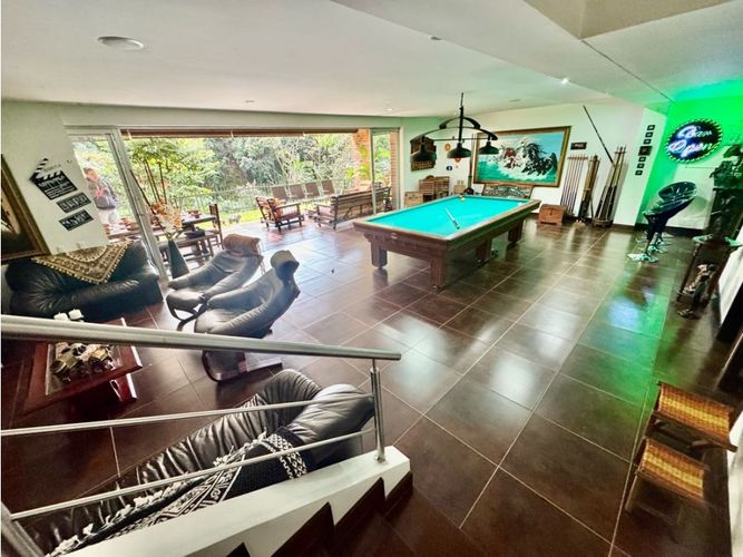 Casa de 3 alcobas en venta en Loma Benedictinos, Envigado, 455 m² · foto 20 de 24