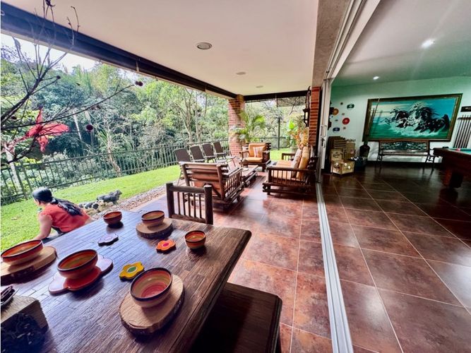 Casa de 3 alcobas en venta en Loma Benedictinos, Envigado, 455 m² · foto 22 de 24