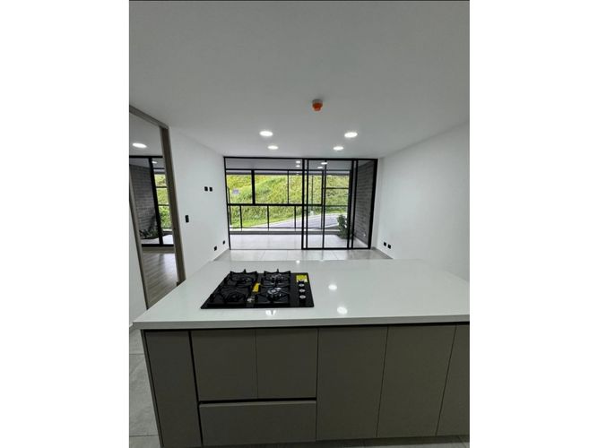 Apartaestudio en venta en Envigado, 65 m² · foto 3 de 15
