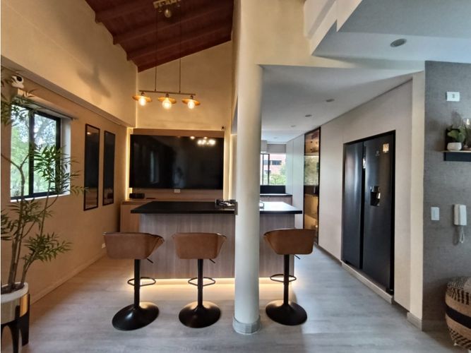Apartamento de 5 alcobas en venta en San Lucas, Medellín, 105 m² · foto 3 de 23