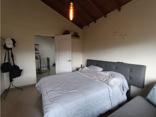Apartamento de 5 alcobas en venta en San Lucas, Medellín, 105 m² · foto 12 de 23