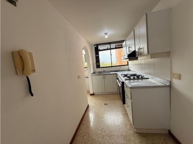 Apartamento en venta en El Poblado, Medellín · foto 5 de 18