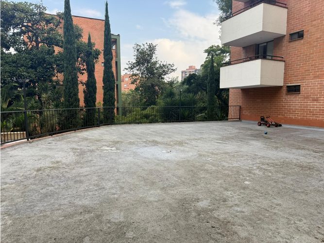 Apartamento en venta en El Poblado, Medellín · foto 18 de 18