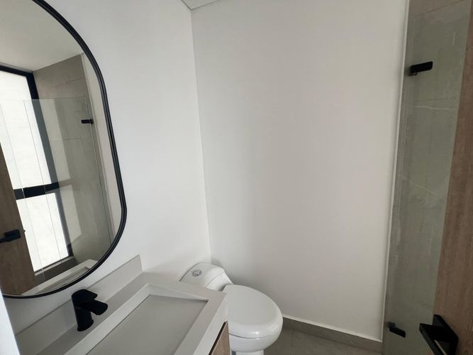 Apartamento de 3 alcobas en venta en El Poblado, Medellín, 108 m² · foto 11 de 12