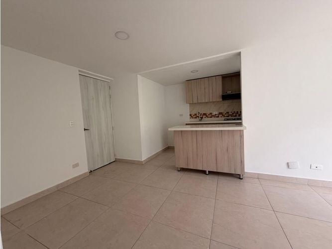 Apartamento de 2 alcobas en venta en Loma De San Jose, Sabaneta, 57 m² · foto 4 de 20