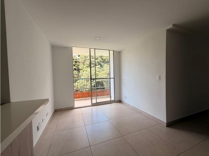 Apartamento de 2 alcobas en venta en Loma De San Jose, Sabaneta, 57 m² · foto 5 de 20