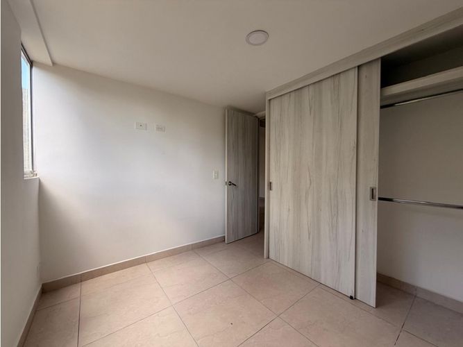 Apartamento de 2 alcobas en venta en Loma De San Jose, Sabaneta, 57 m² · foto 8 de 20