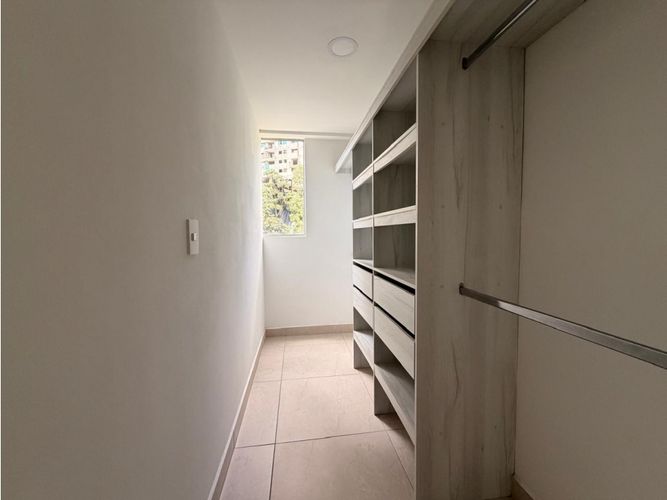 Apartamento de 2 alcobas en venta en Loma De San Jose, Sabaneta, 57 m² · foto 12 de 20
