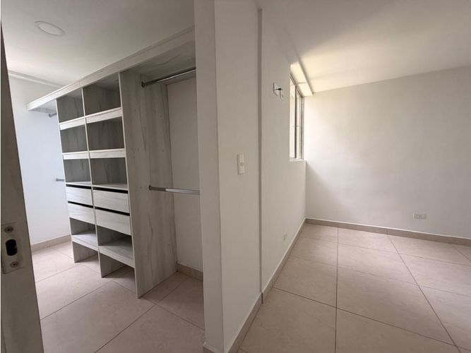 Apartamento de 2 alcobas en venta en Loma De San Jose, Sabaneta, 57 m² · foto 13 de 20