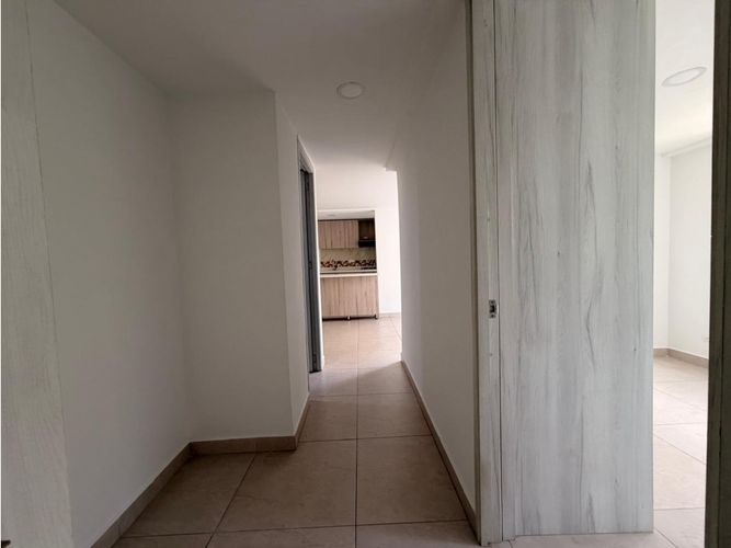 Apartamento de 2 alcobas en venta en Loma De San Jose, Sabaneta, 57 m² · foto 16 de 20