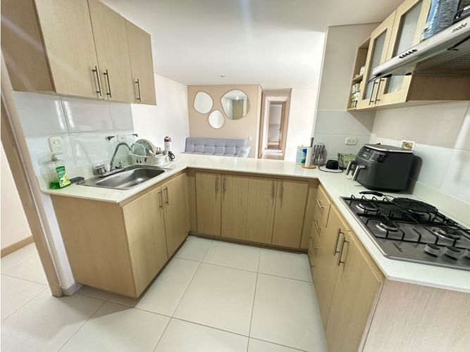 Apartamento de 3 alcobas en venta en Vegas De San Jose, Sabaneta, 92 m² · foto 8 de 16