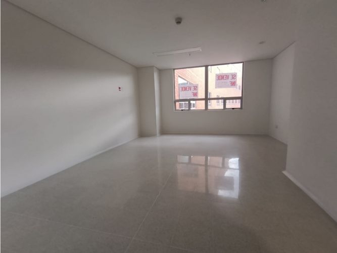 Consultorio en venta en Los Pinos, Medellín, 41 m² · foto 6 de 18