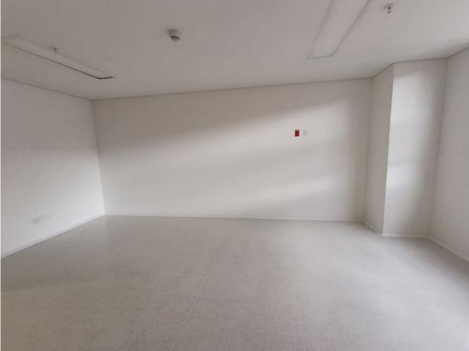 Consultorio en venta en Los Pinos, Medellín, 41 m² · foto 7 de 18