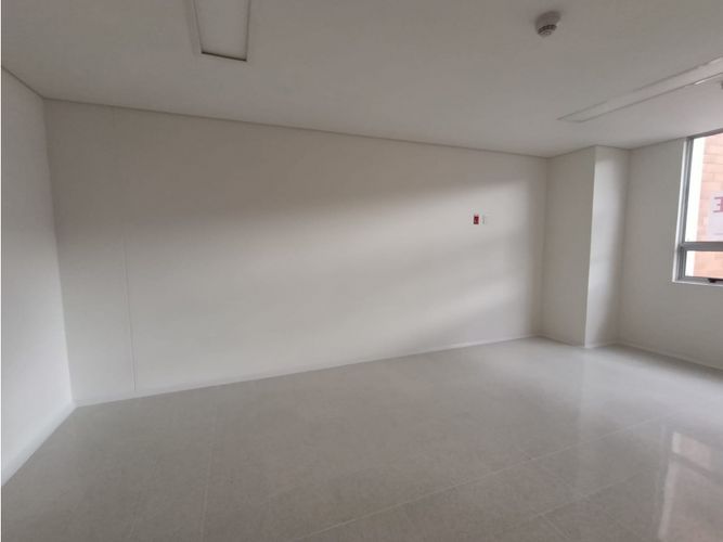 Consultorio en venta en Los Pinos, Medellín, 41 m² · foto 12 de 18