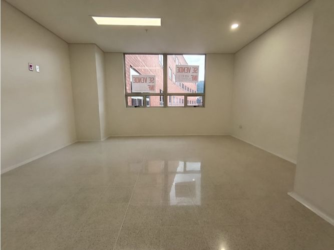 Consultorio en venta en Los Pinos, Medellín, 41 m² · foto 13 de 18