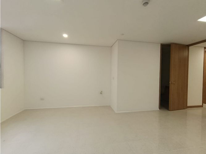Consultorio en venta en Los Pinos, Medellín, 41 m² · foto 14 de 18