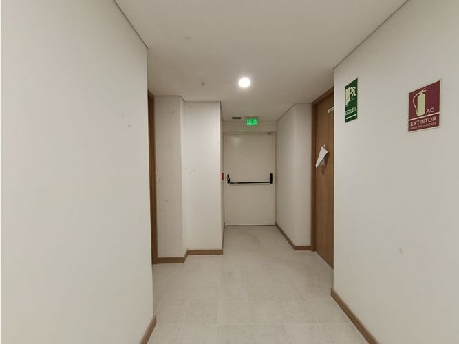 Consultorio en venta en Los Pinos, Medellín, 41 m² · foto 17 de 18