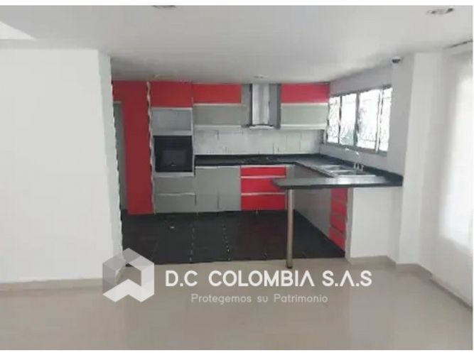 Casa de 3 alcobas en venta en Parque Del Cacique, Bucaramanga, 207 m² · foto 2 de 8