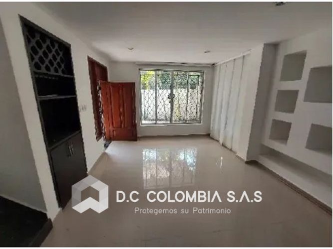 Casa de 3 alcobas en venta en Parque Del Cacique, Bucaramanga, 207 m² · foto 4 de 8