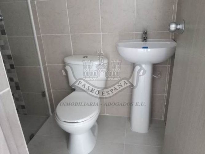Apartamento de 2 alcobas en venta en Cr. Los Caobos, Girón, 46 m² · foto 5 de 11
