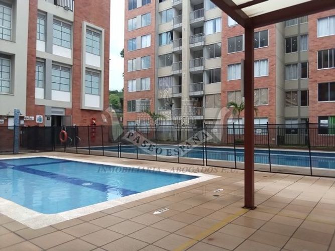 Apartamento de 2 alcobas en venta en Cr. Los Caobos, Girón, 46 m² · foto 10 de 11