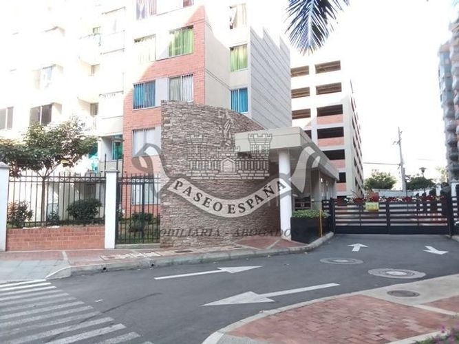 Apartamento de 2 alcobas en venta en Cr. Los Caobos, Girón, 46 m² · foto 11 de 11
