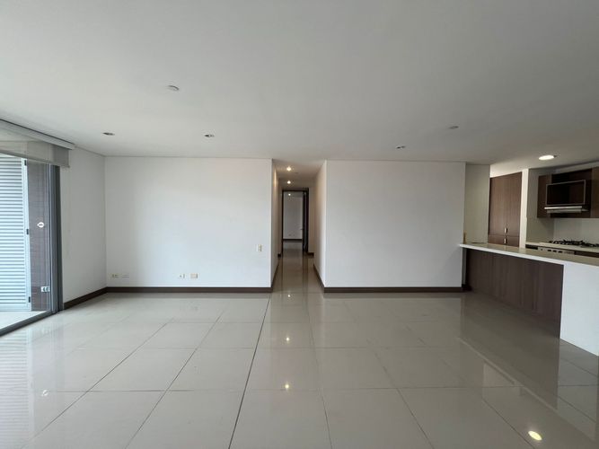 Apartamento de 3 alcobas en venta en El Poblado, Medellín, 120 m² · foto 5 de 18
