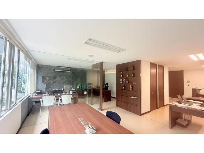 Oficina en venta en Castropol, Medellín, 80 m² · foto 2 de 6
