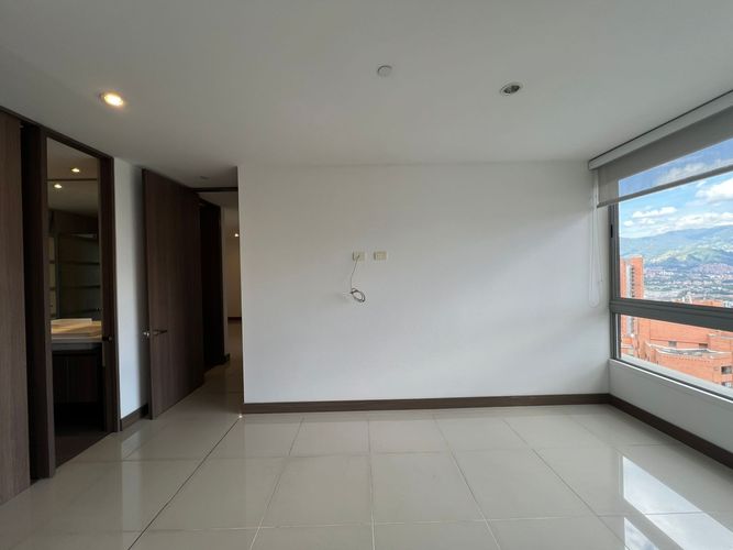 Apartamento de 3 alcobas en venta en El Poblado, Medellín, 120 m² · foto 9 de 18
