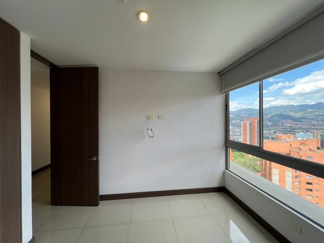 Apartamento de 3 alcobas en venta en El Poblado, Medellín, 120 m² · foto 11 de 18