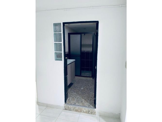 Casa de 4 alcobas en venta en El Pinal, Medellín, 90 m² · foto 2 de 10