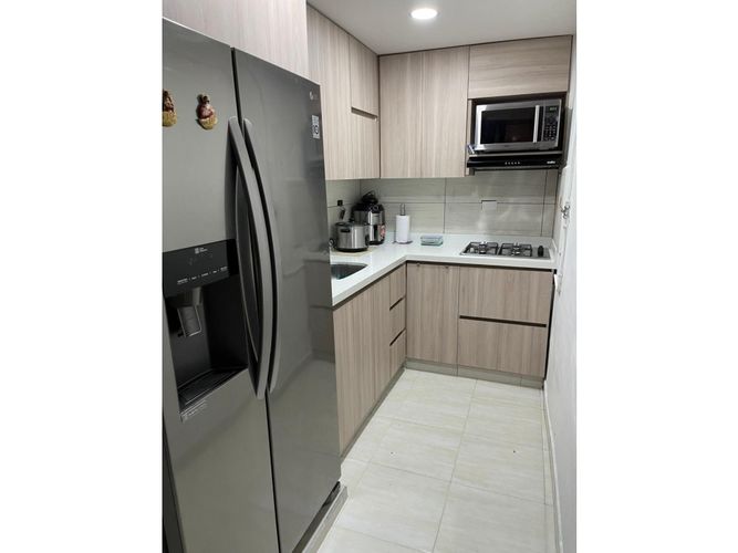 Casa de 4 alcobas en venta en El Pinal, Medellín, 90 m² · foto 3 de 10