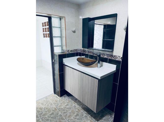 Casa de 4 alcobas en venta en El Pinal, Medellín, 90 m² · foto 7 de 10