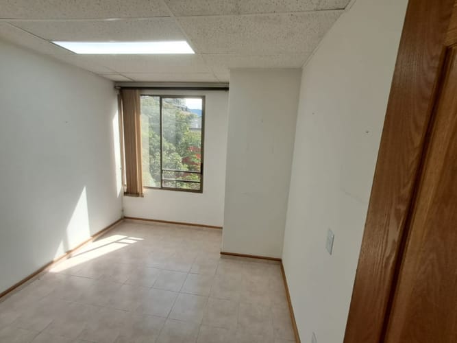Oficina en arriendo en Villa Carlota, Medellín, 38 m² · foto 3 de 10