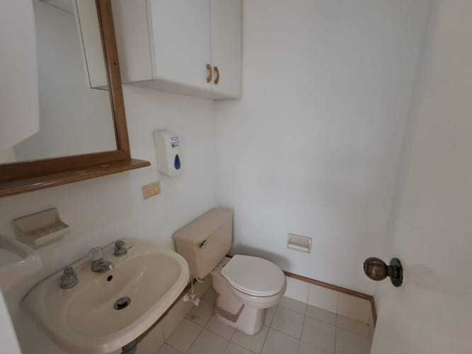 Oficina en arriendo en Villa Carlota, Medellín, 38 m² · foto 5 de 10