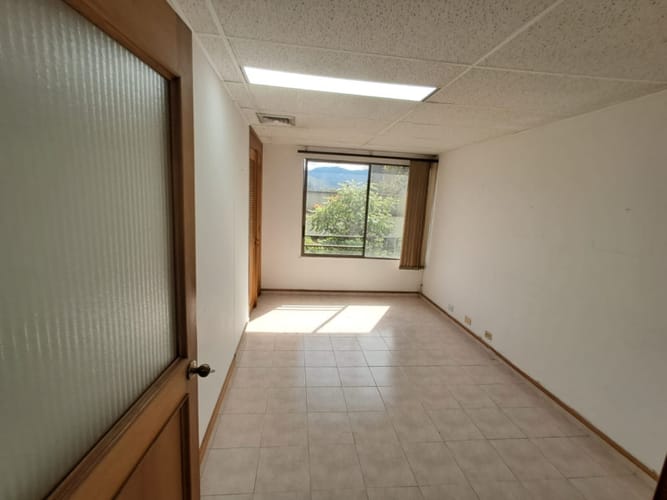 Oficina en arriendo en Villa Carlota, Medellín, 38 m² · foto 8 de 10
