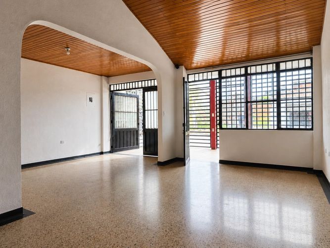 Casa de 5 alcobas en venta en Emporio, Villavicencio, 272 m² · foto 8 de 18