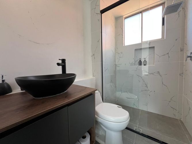 Apartamento de 3 alcobas en arriendo en El Poblado, Medellín, 87 m² · foto 14 de 15