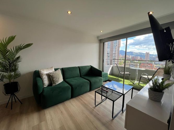 Apartamento de 3 alcobas en arriendo en El Poblado, Medellín, 87 m² · foto 2 de 15