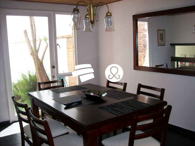 Casa de 3 alcobas en venta en Santa Barbara, Bogotá, 294 m² · foto 2 de 9