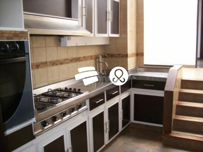 Casa de 3 alcobas en venta en Santa Barbara, Bogotá, 294 m² · foto 3 de 9