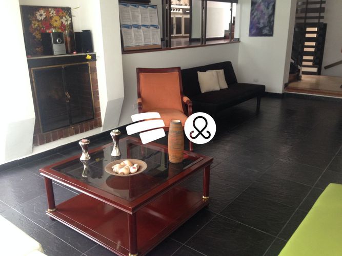 Casa de 3 alcobas en venta en Santa Barbara, Bogotá, 294 m² · foto 6 de 9